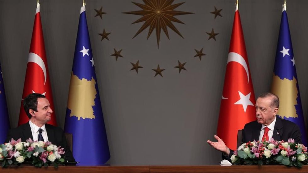 149472 TUR20230204turkishpresidenterdoganmeetskurtiKosovoPMIstanbulAA 1675486657560