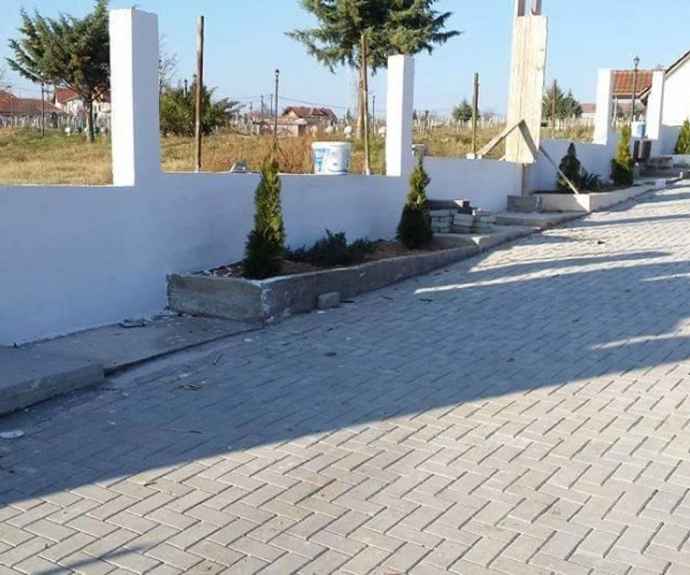 15174582_720844974737625_380506294_n-