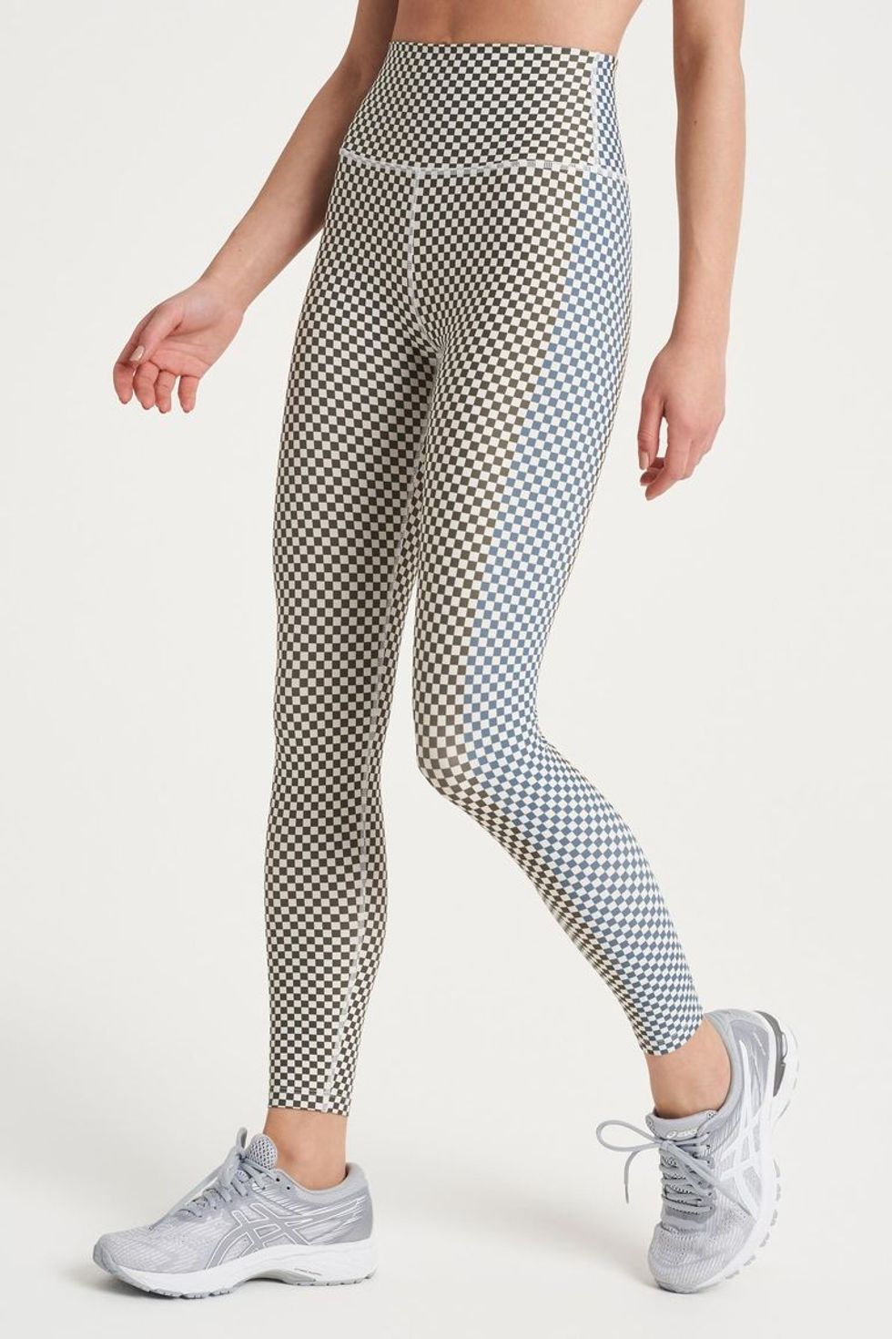 1586179485 e8042 onl vintage white army check dec19 m240 01573 web