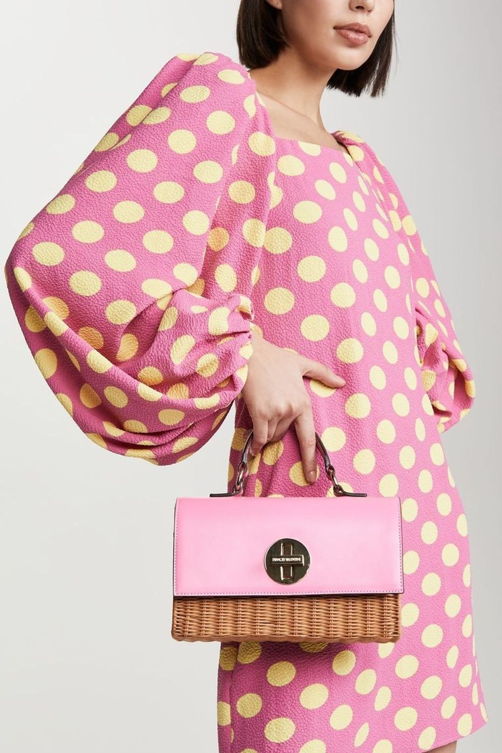 1586380699 fvale3015215ba7 q2 2 0 1586380616