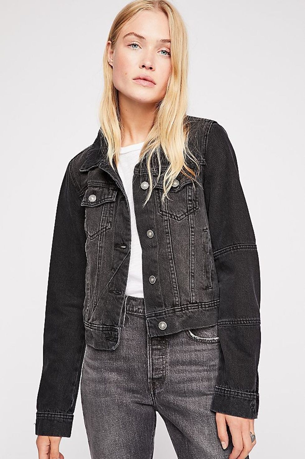 1590519648 45959053 001 b 1590519640