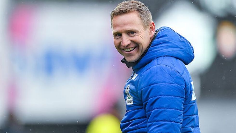 1605 Ibertsberger lacht 455bc f