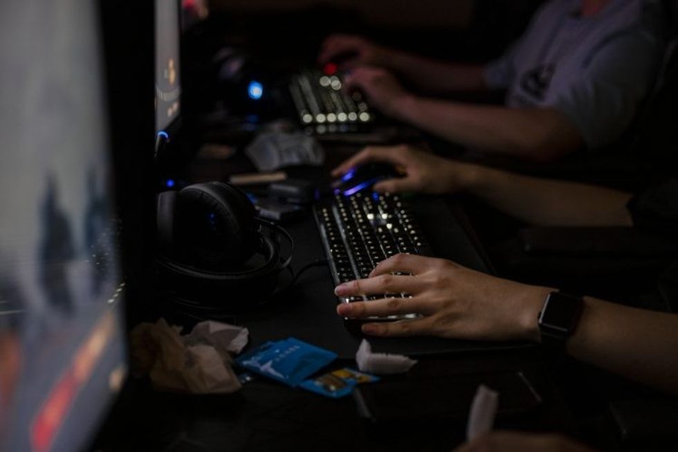 1630421242 h 57142927 1