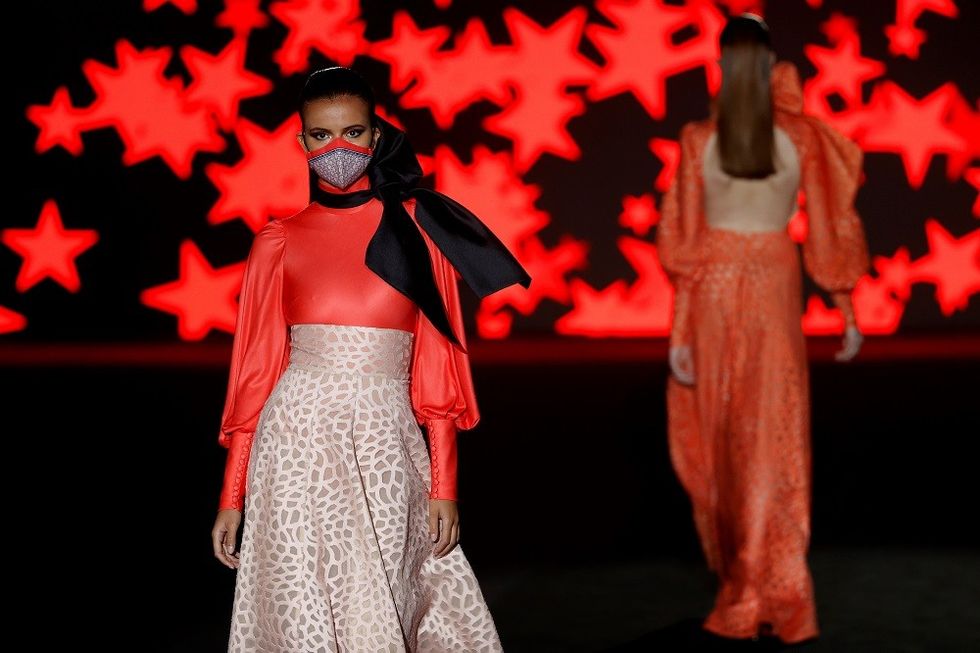 1631536544 h 56815550