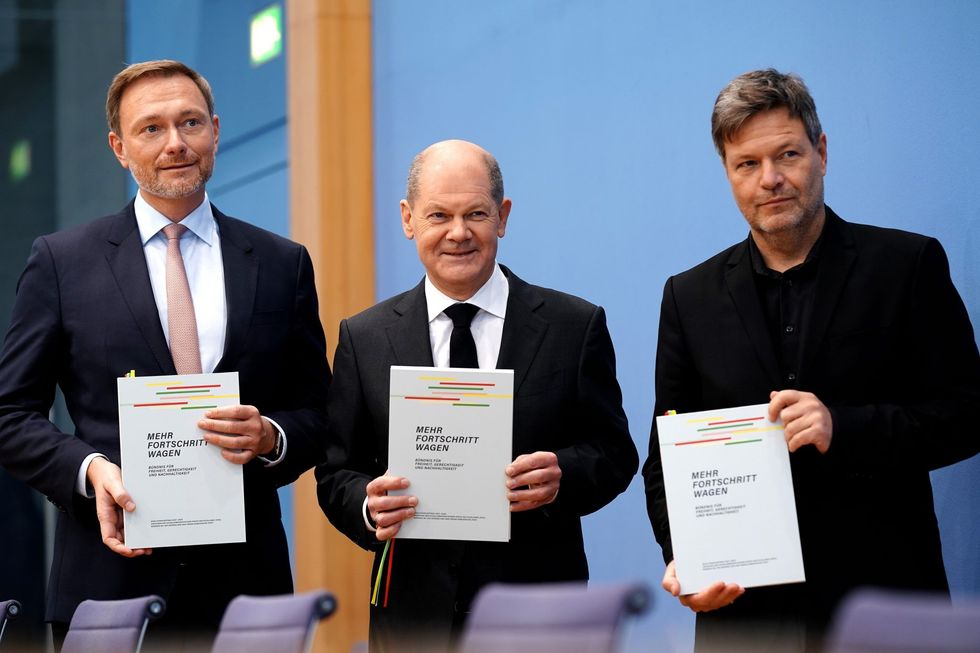 1638873426 h 57340630 1