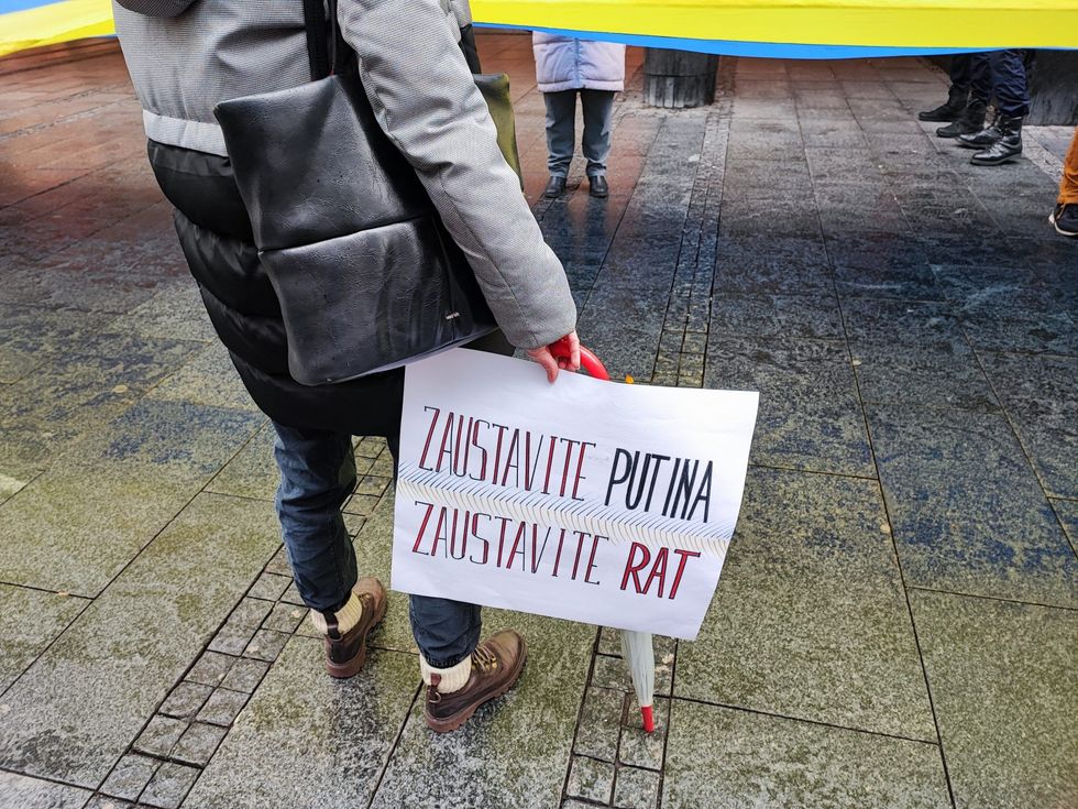 1645875650 1645875404053 1