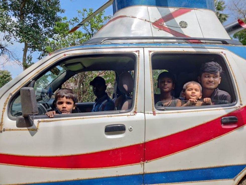 1663159731 AA 20220914 28892628 28892618 INDIJAC AUTOMOBIL PRETVORIO U HELIKOPTER IZNAJMLJUJE GA ZA SVADBE 1