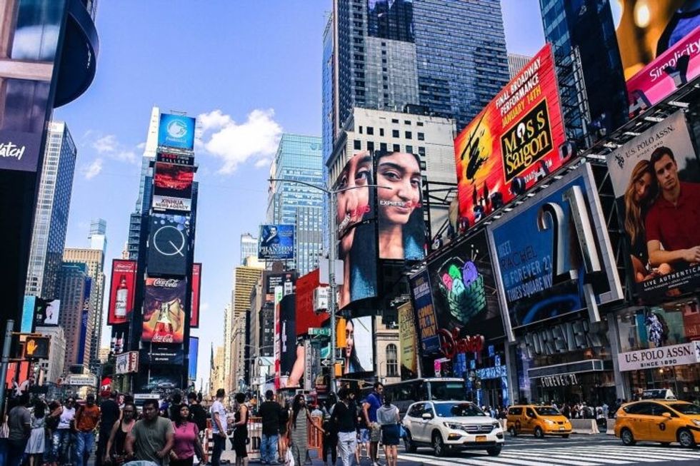 1688568486 times square 2835995 1280 1