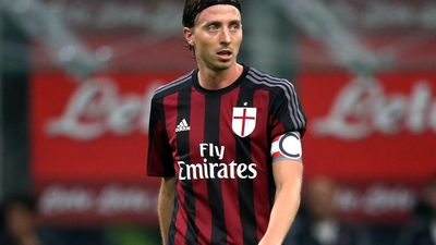 2016/04/Riccardo-Montolivo-AC-Milan21-e1459875643988.jpg