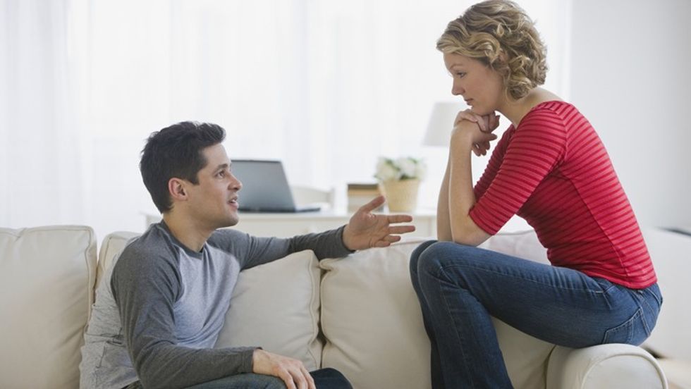 170804 couple talking mn 1135 13d7ce4a22193c7c3975af4ad55e77c2