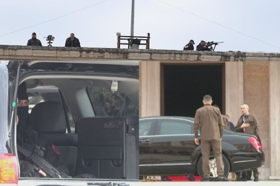 1709141106xcollage 1 244