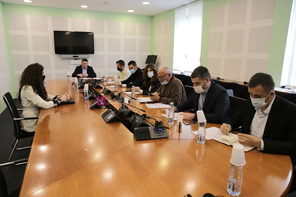 176662546 932391680947317 5011554592054828099 n