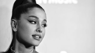 2019/04/Ariana-Grande-2-e1555062543524.jpg