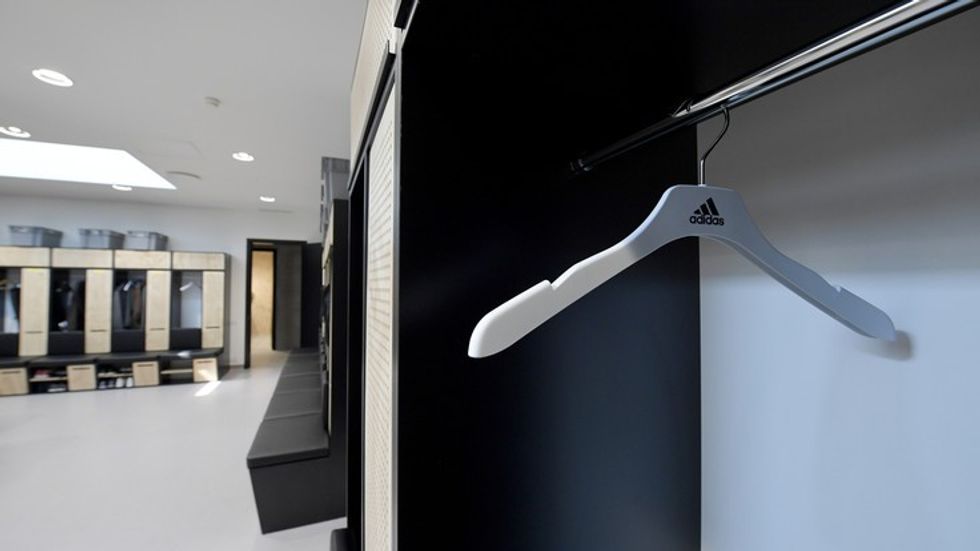 185330751 bf819335 817f 4b4e 83fc bef5607e7971