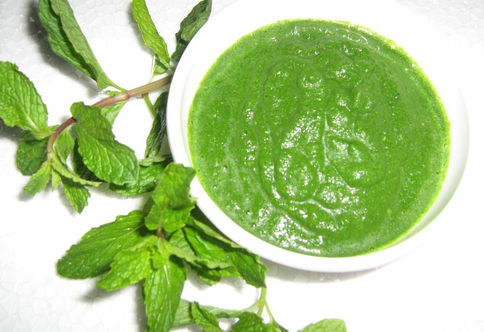 185843678 cone object ice cream nibbling deck chair(2)