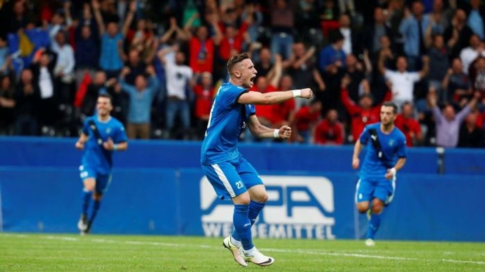 1868813 39373253 2560 1440