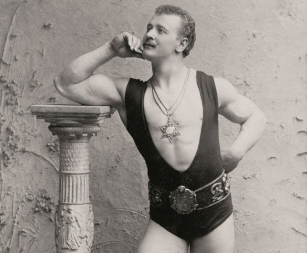 1900