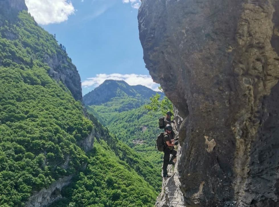 193744425 3897553340342843 1142838426094752162 n