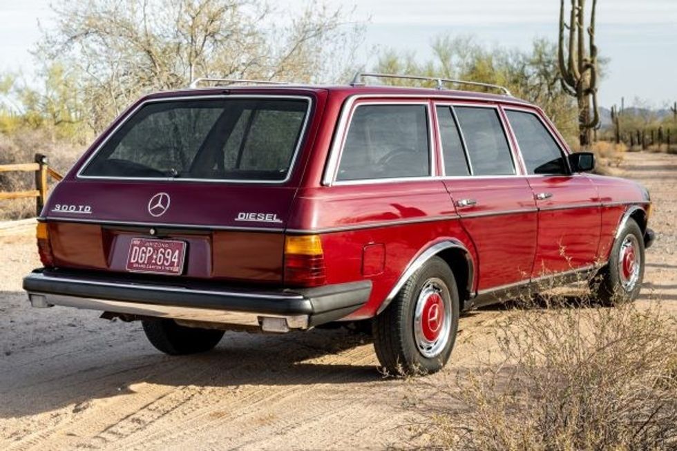 1979 mercedes benz 300td 1619855713ff9f98764da1979 mercedes benz 300td 161985571166e7dff9f98764dac6120c7a 10d1 426b 8f1f e105123ed7a1 kNTqWP scaled 1