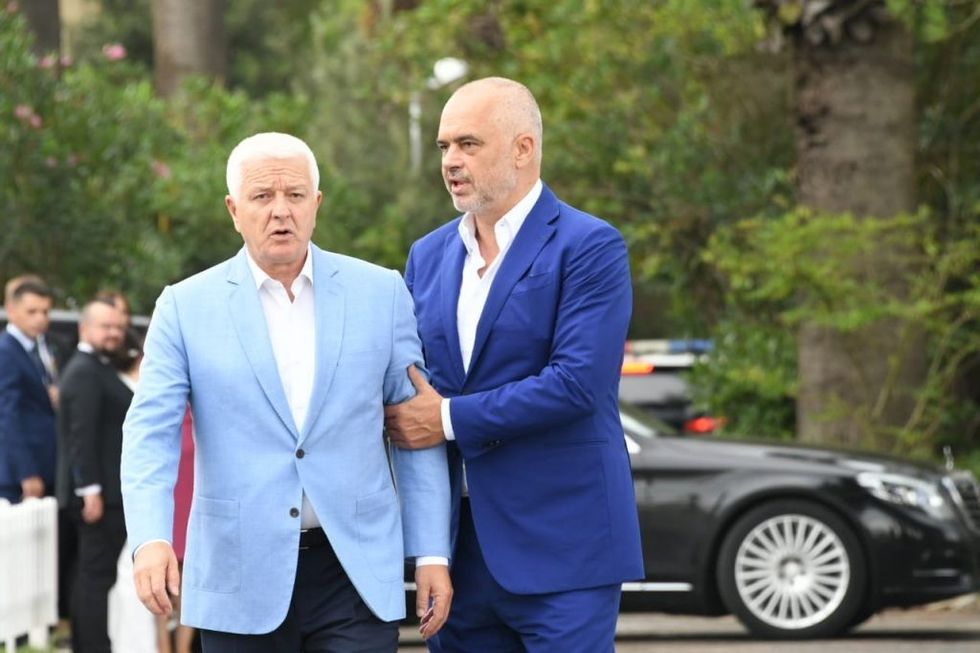 19834e43 776b 47f0 a70a 3a02ce705a38