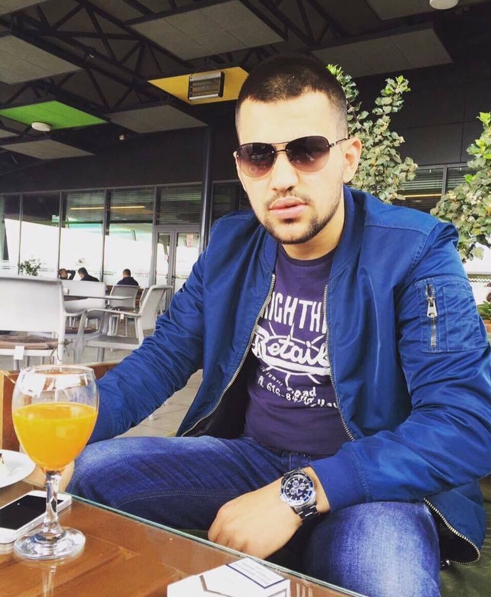 2_1472474102-7656196