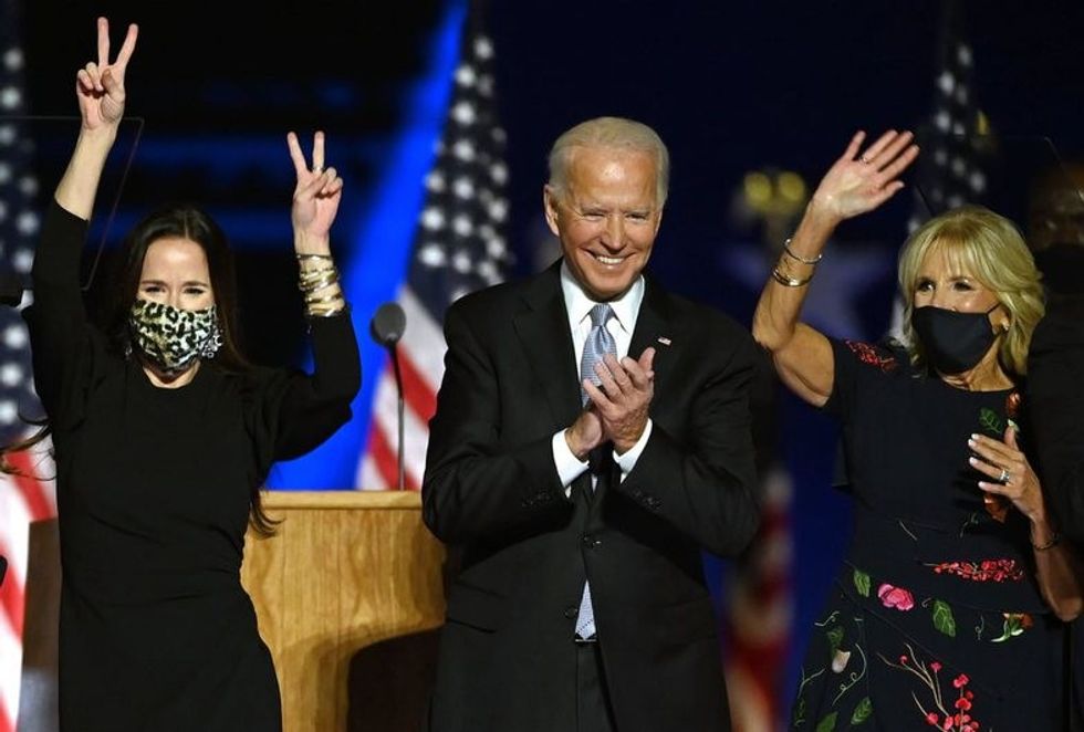 2 785 0 5fad3b60bde72