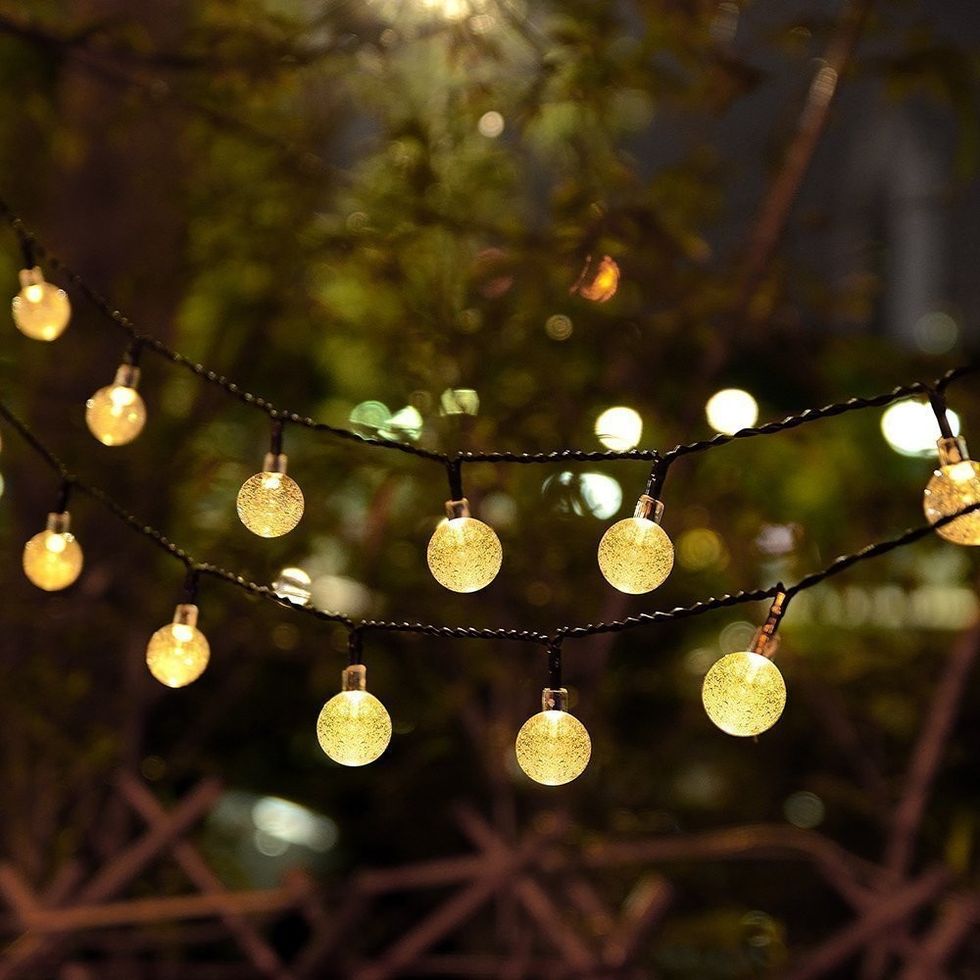 2 garden lights