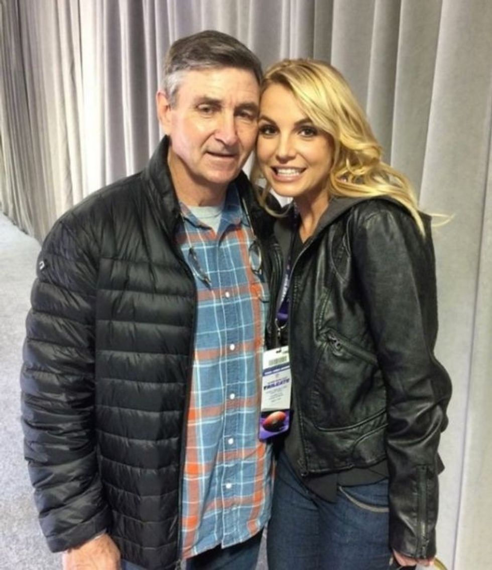 2 Pop star Britney Spears with her father Jamie Spears