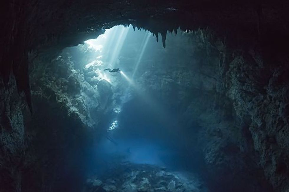 2 Swirling fog in Mexican caves