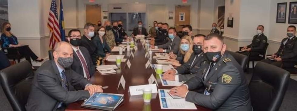 2 Takimi i dy delegacioneve