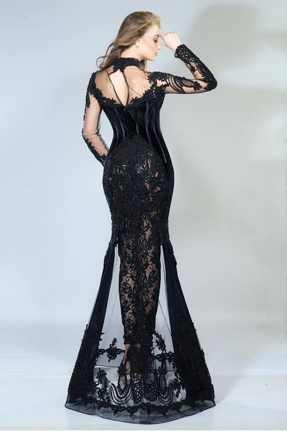 2..Vjollca Llapashtica me koleksion të ri të quajtur “Statement new generation 2018”