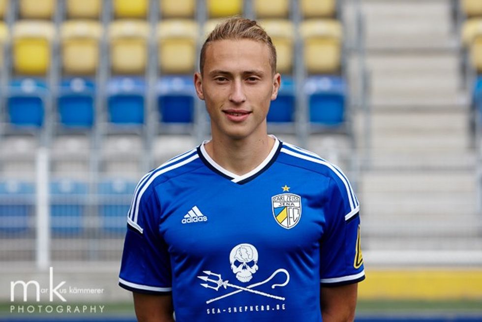 20014360259 b22048c383 z