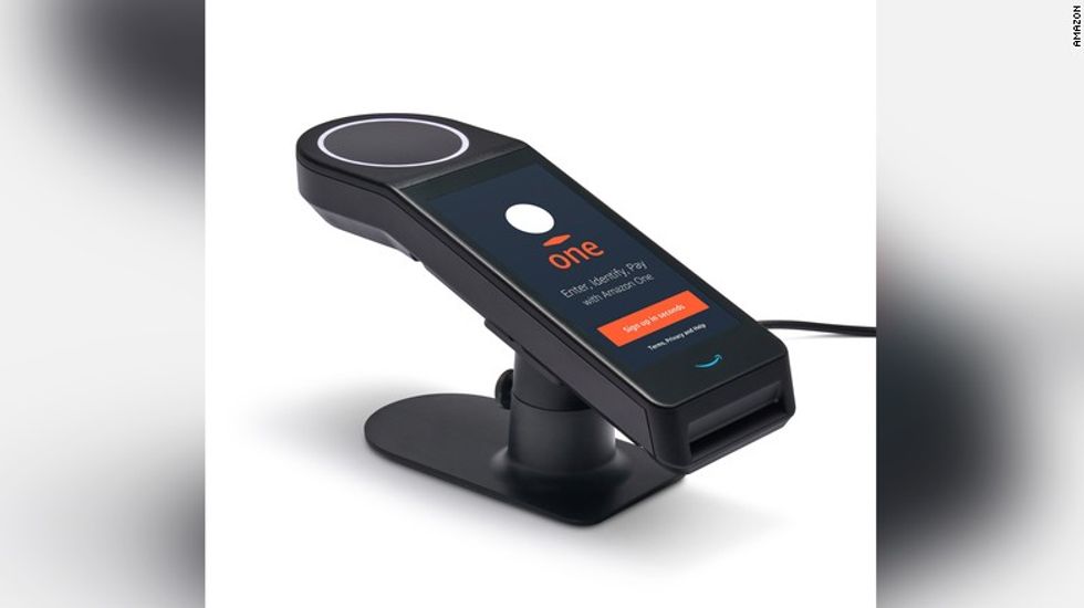 200928175612 20200928 amazon one palm payment 2 exlarge 169