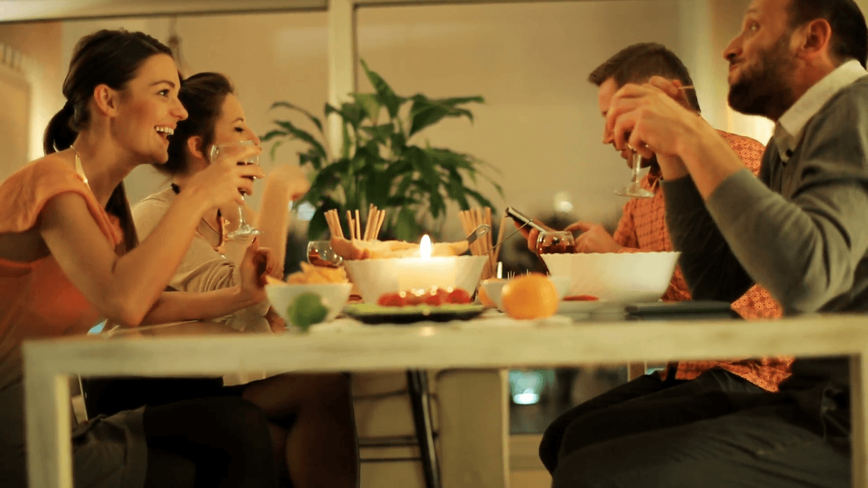 2015/11/two-happy-couples-using-smartphones-talking-and-drinking-wine_ek4w8wii__F0000.png