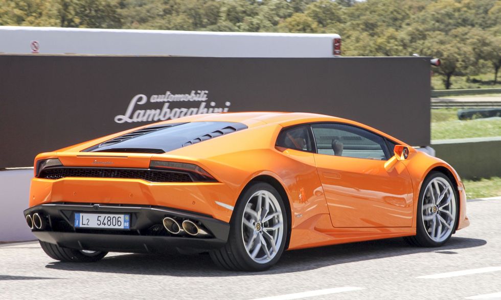 2015-Lamborghini-Huracan8