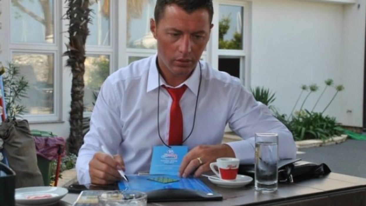 2016/01/adnan-hyseni-financuesi-i-vet-euml-m-i-kampionit-t-euml-kosoves-n-euml-futsal_hd.jpg