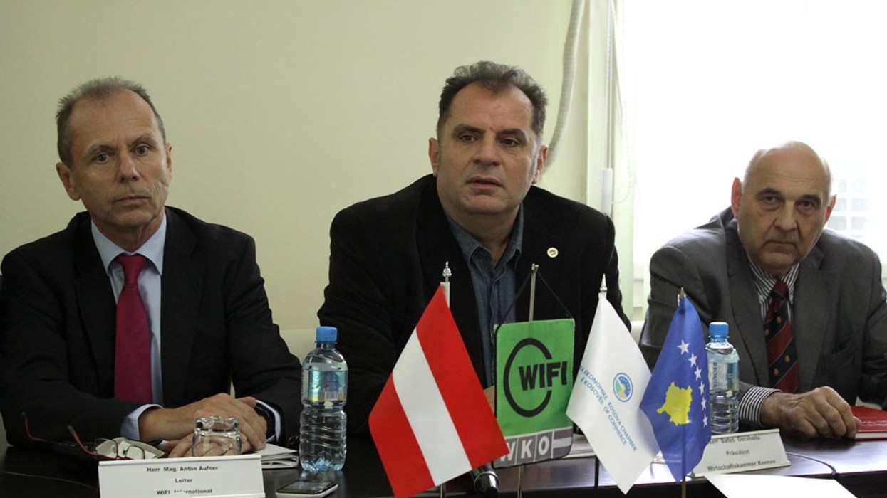 2016/01/aktivitetet-ne-mes-te-Odes-Ekonomike-te-Kosoves-dhe-Odes-Ekonomike-Federale-te-Austrise-gjegjesisht-Institutin-WIFI-foto-ridvan-slivova-02.jpg