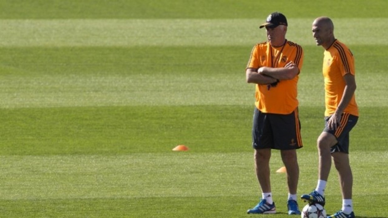 2016/01/ancelotti-zidane-ky-ccedil-p-euml-r-suksesin_hd.jpg