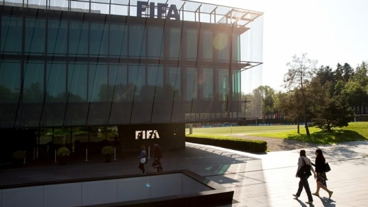 2016/01/arrestohen-p-euml-r-korrupsion-10-t-euml-zyrtar-euml-t-euml-tjer-euml-t-euml-fifa-s_hd.jpg