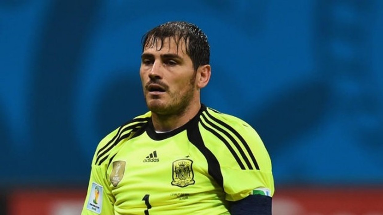 2016/01/arsenali-b-euml-n-ofert-euml-p-euml-r-casillas_hd.jpg
