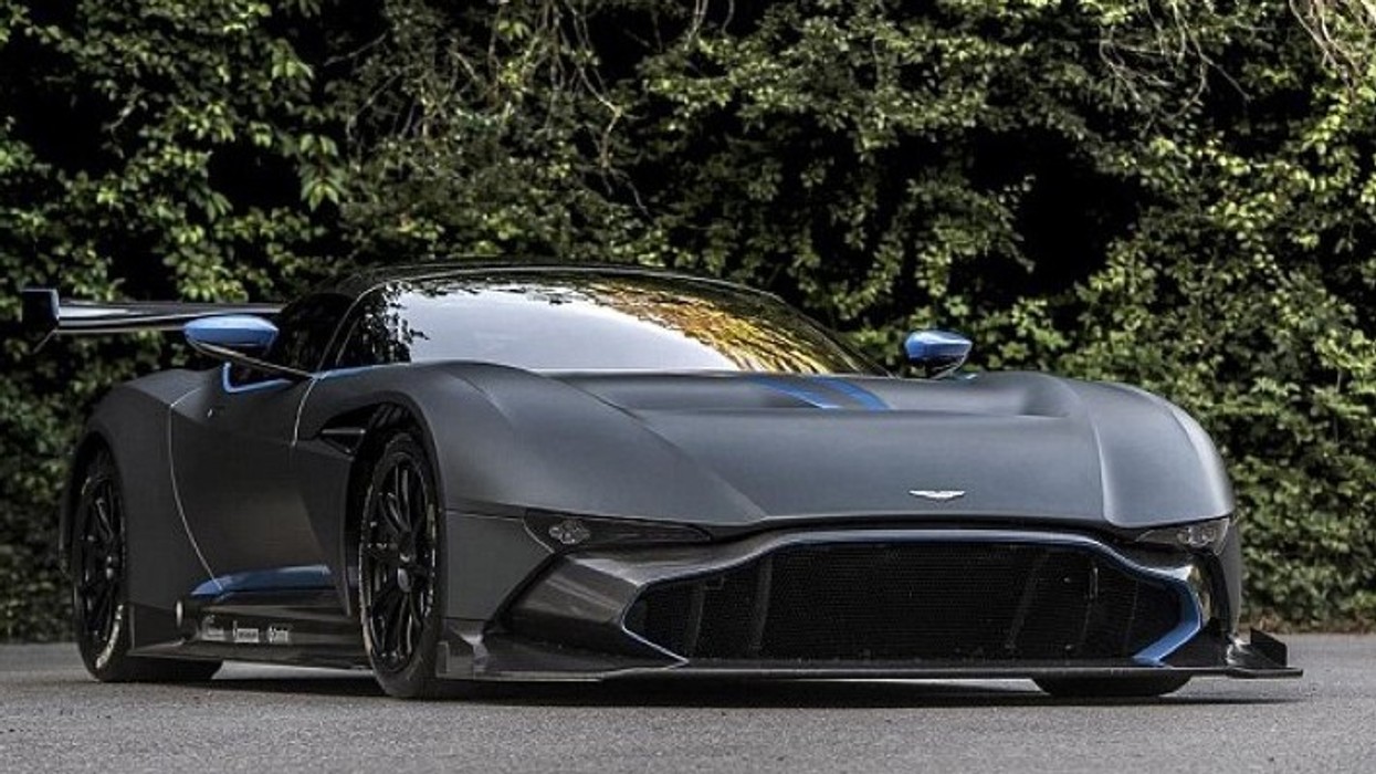 2016/01/astonmartin.jpg
