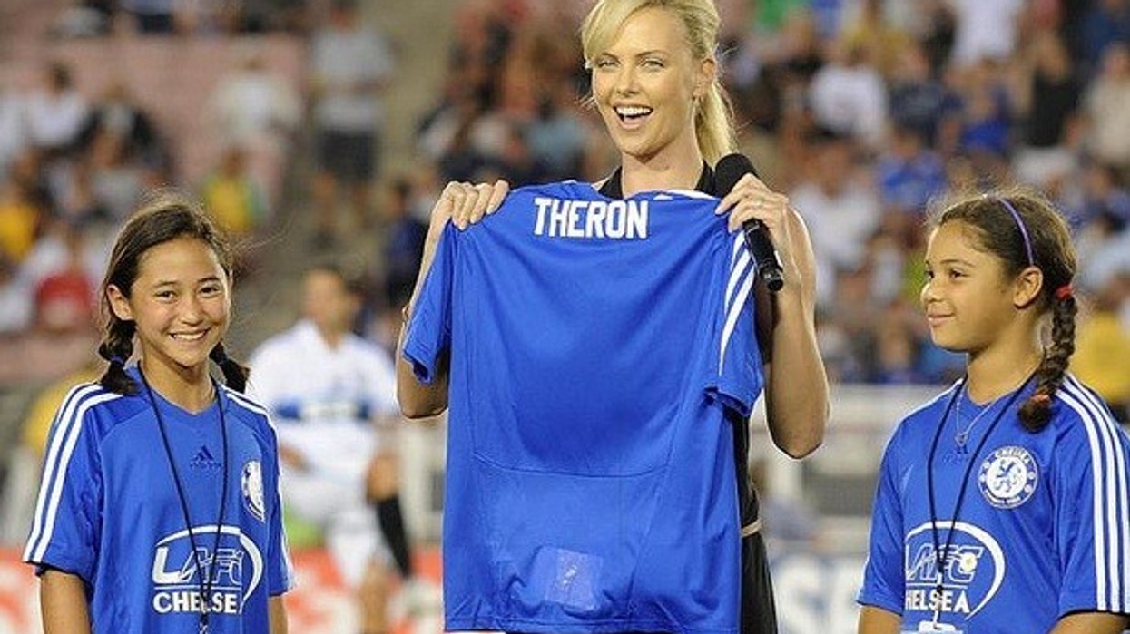 2016/01/charlizetheron-e1428053031333.jpg