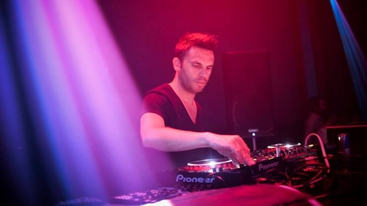 2016/01/dalool-k-euml-ng-euml-tar-euml-t-b-euml-jn-euml-muzik-euml-p-euml-r-klube_hd.jpg