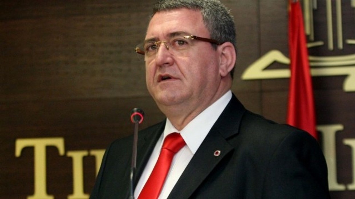 2016/01/duka-uron-shqiptar-euml-t-p-euml-r-arritjen-e-komb-euml-tares_hd.jpg