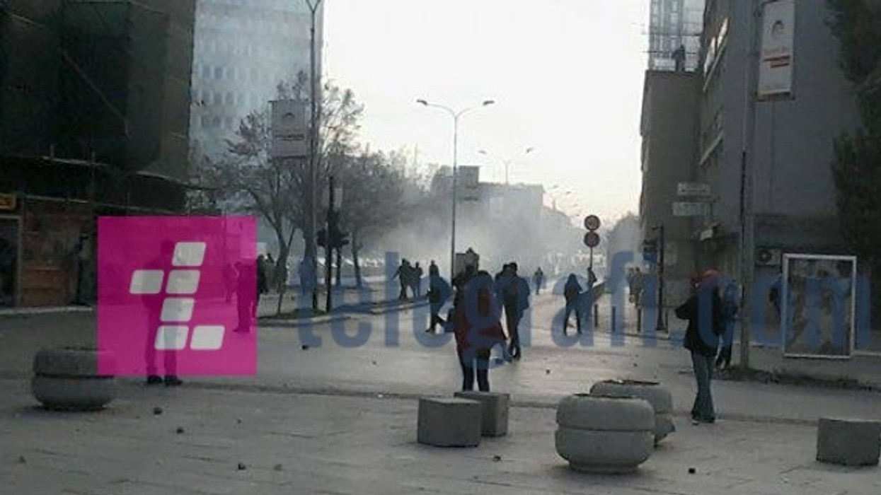 2016/01/epilogu-i-protestave-24-polic-euml-dhe-2-qytetar-euml-t-euml-l-euml-nduar-video_hd.jpg