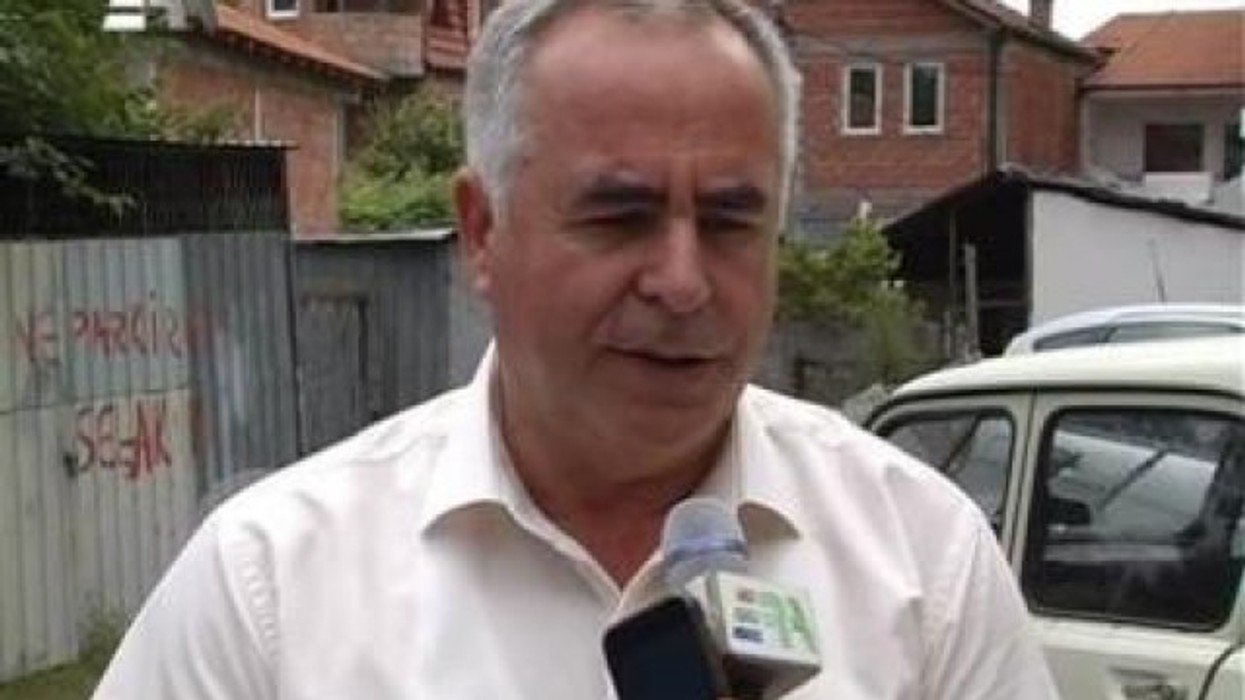 2016/01/familjar-euml-t-e-quot-monstr-euml-s-quot-t-euml-zhg-euml-njyer-nga-ali-ahmeti-video_hd.jpg