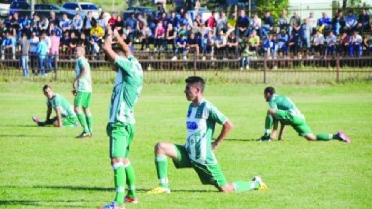 2016/01/ferronikeli-d-euml-non-futbollist-euml-t_hd.jpg