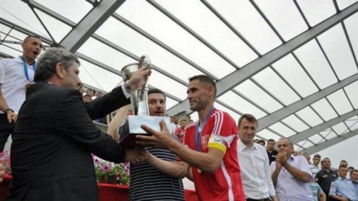 2016/01/futbollist-euml-t-kosovar-euml-flasin-p-euml-r-haxhi-zek-euml-n_hd.jpg