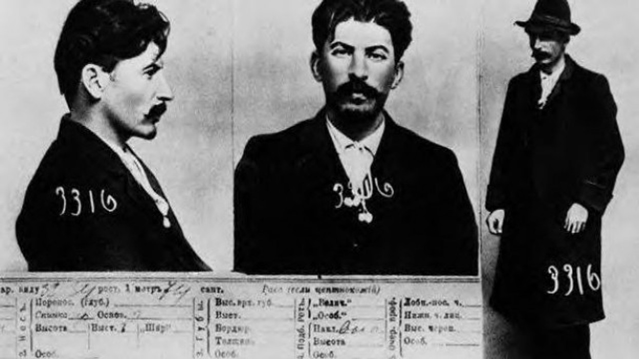 2016/01/gazeta-ldquo-tomori-rdquo-12-gusht-1941-i-d-euml-nuari-me-stalinin-rr-euml-fen-eg-euml-rsin-euml-e-diktatorit_hd.jpg