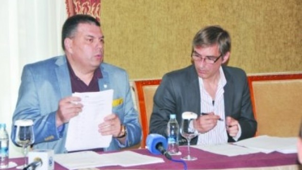 2016/01/gjasht-euml-klube-ldquo-barazohen-rdquo-me-fbk_hd.jpg